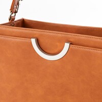 赤のライダーモデルのバッグ。