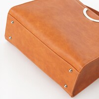 赤のライダーモデルのバッグ。