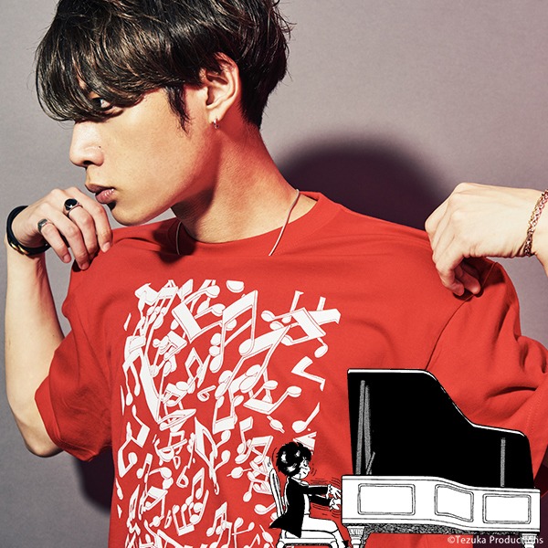 「ルードウィヒ・B」をモチーフにしたTシャツの着用例。モデルは牧達弥（go!go!vanillas）。