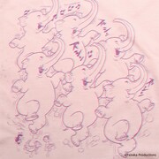 「ユニコ」をモチーフにしたTシャツ。