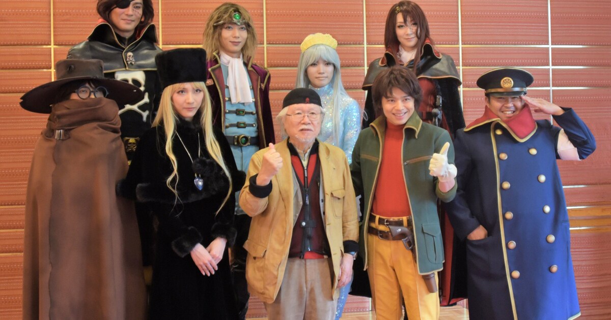 後列左からキャプテン・ハーロック役の平方元基、機械伯爵役の染谷俊之 