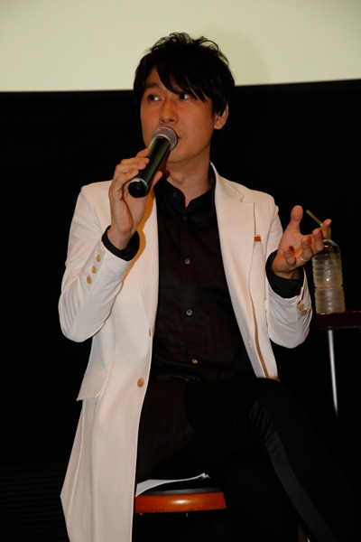 アヴィ役の鈴村健一。