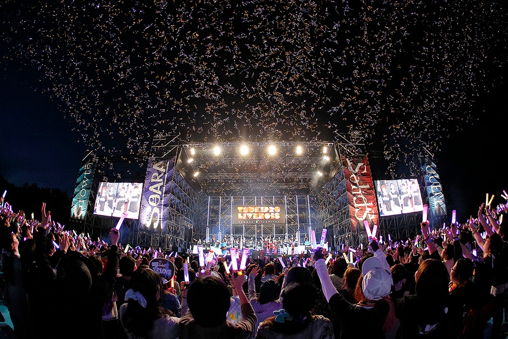 「TSUKIPRO LIVE 2018 SUMMER CARNIVAL」の様子。