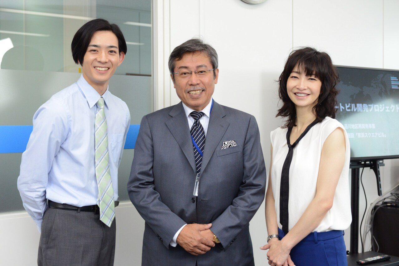 弘兼憲史、ドラマ「部長 風花凜子の恋」撮影現場をサプライズ訪問