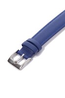 楊ゼンモデルのコーディネート腕時計。