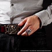 「アルカディアドクロ リング」着用例。