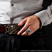 「アルカディアドクロ リング」着用例。