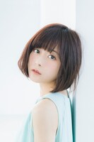 牧之原翔子役の水瀬いのり。