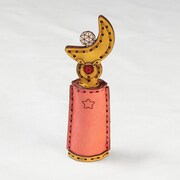 ムーンスティックをモチーフにした印鑑ケース。