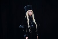 「銀河鉄道999 40周年記念作品 舞台『銀河鉄道999』～GALAXY OPERA～」より。（撮影：源かつみ）