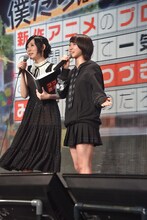 左から結、野口衣織（=LOVE）。