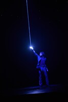 「銀河鉄道999 40周年記念作品 舞台『銀河鉄道999』～GALAXY OPERA～」より。（撮影：源かつみ）