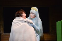 「銀河鉄道999 40周年記念作品 舞台『銀河鉄道999』～GALAXY OPERA～」より。（撮影：源かつみ）