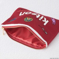 メッシュポーチのバーナビー・ブルックスJr.モデル。