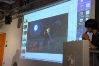 青山剛昌からのリクエストに応えるため、カプセルの背後に月が描かれている。