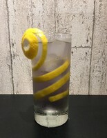 晶モチーフのノンアルコールカクテル「スクリューパイルドライバー」。