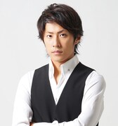 軫宿役の小笠原健。