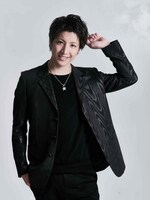 亢宿役の松岡卓弥。