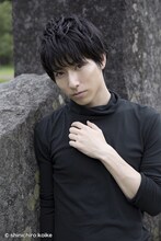 星宿役の谷佳樹。