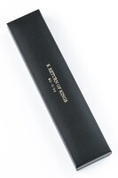 伏見猿比古モデルの腕時計。