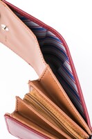 八田美咲モデルの財布。