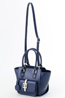 伏見猿比古モデルのバッグ。