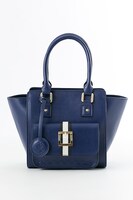 伏見猿比古モデルのバッグ。