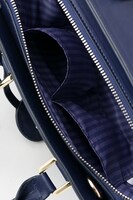 伏見猿比古モデルのバッグ。