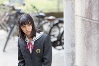 映画「志乃ちゃんは自分の名前が言えない」より、南沙良扮する大島志乃。