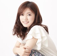 河本カナ役を演じる美山加恋。