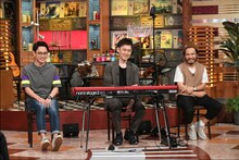 左からいしわたり淳治、蔦谷好位置、mabanua。(c)テレビ朝日