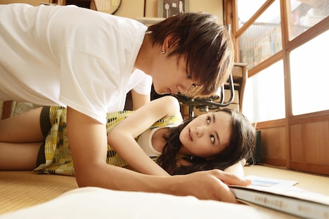 映画「青夏 きみに恋した30日」より。