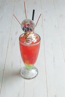 「烈怒着弾（レッドインパクト）ドリンク～I can't stop twinkle（キラメキが止まらない）～」※渋谷店のみ