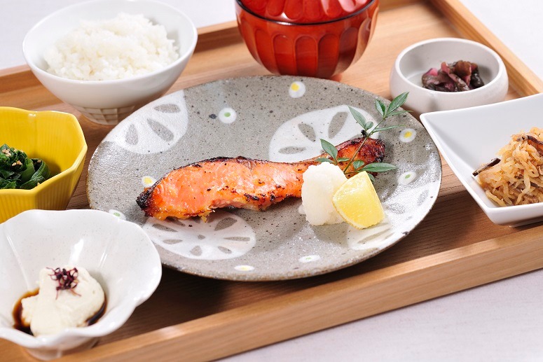 和食・酒えん秋葉原店の指定メニューの一例。