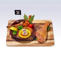 「ルフィのよくばり肉にく肉にくプレート（ターキーレッグ付き）」(c)尾田栄一郎／集英社