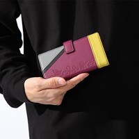 高杉晋助モデルのスマートフォンケースの使用例。