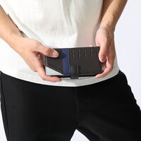 神威モデルのスマートフォンケースの使用例。