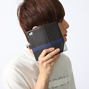 神威モデルのスマートフォンケースの使用例。