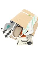 千モデルのかごバッグ使用例。