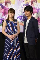 左から小松未可子、榎木淳弥。