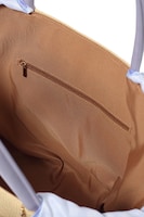 逢坂壮五モデルのかごバッグ。