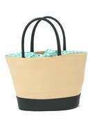 二階堂大和モデルのかごバッグ。