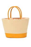 和泉三月モデルのかごバッグ。