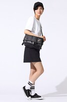 ボディバッグの使用例。