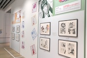 「いちご100%」「ニセコイ」の展示コーナー。(c)河下水希／集英社 (c)古味直志／集英社