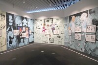 「HUNTER×HUNTER」の展示コーナー。(c)POT(冨樫義博)1998-2018年／集英社