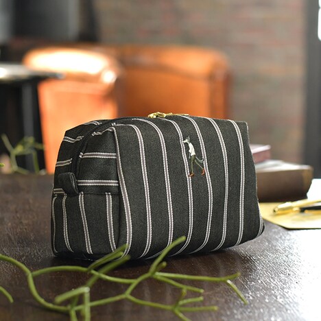 刺繍トラペーズポーチ