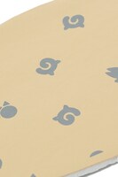 かばんモデルのスニーカー。