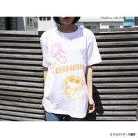 「SUNBURRRRRRRRN!!!!Tシャツ」の着用例。