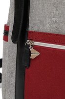 かばんモデルのバッグ。